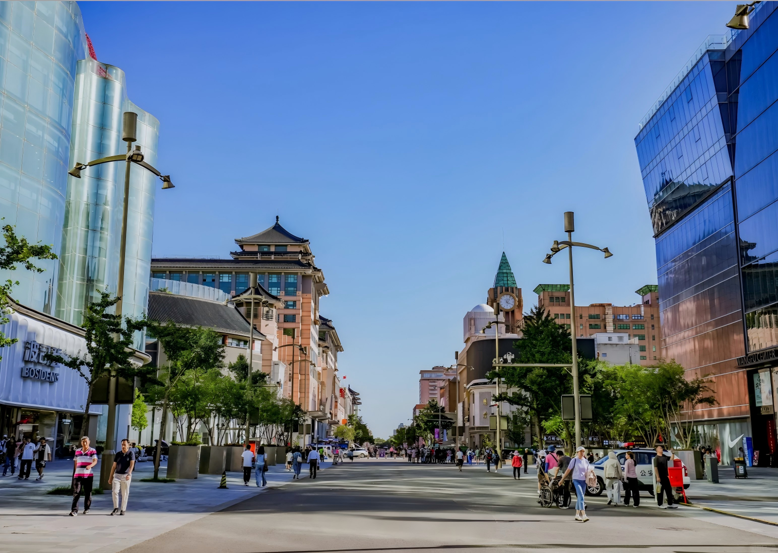 Stroll Wangfujing Street