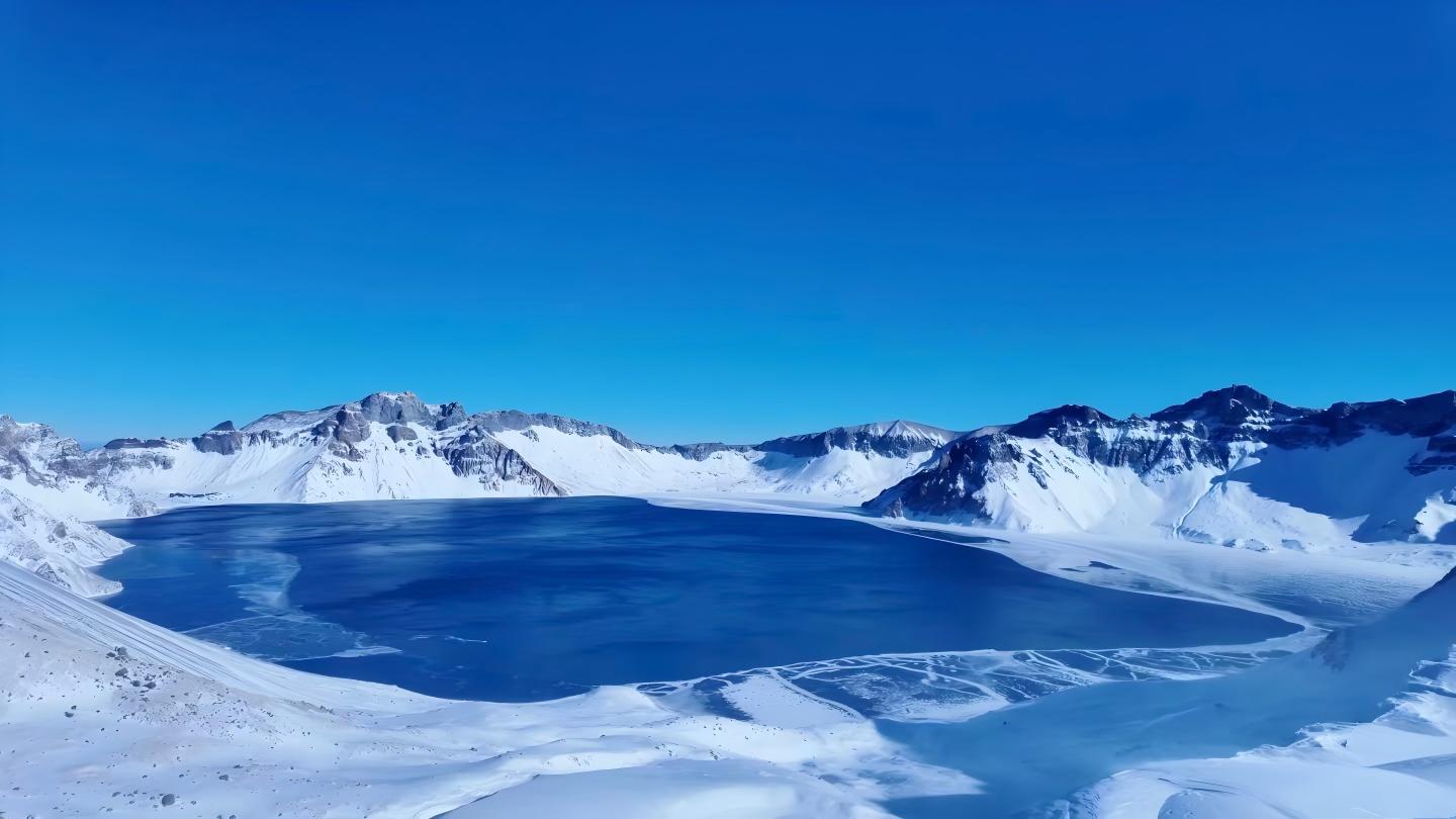 Winter Tianchi Lake