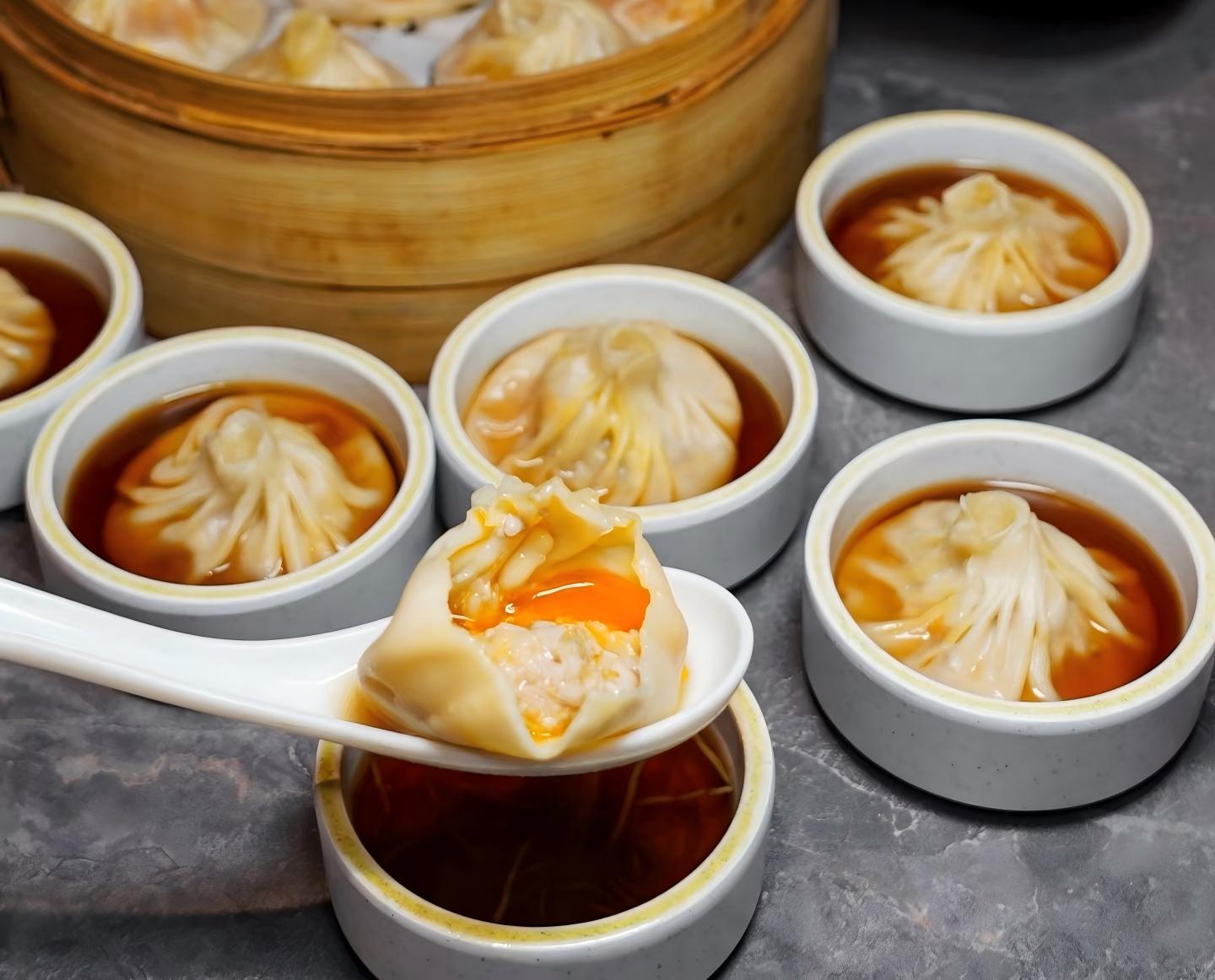 Crab Roe Soup Dumpling
